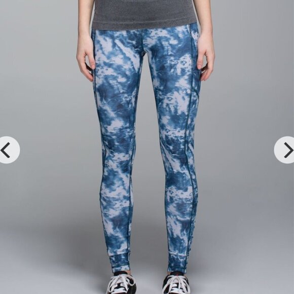 Lululemon Speed Tight III - Tie Dye Pattern - Sea Side Alberta Lake, sz 6 - Picture 11 of 12